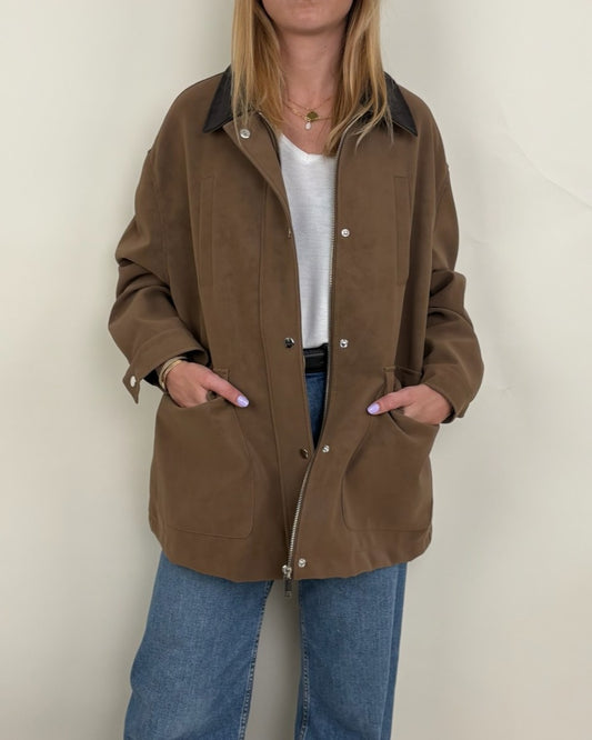 Veste en suédine avec col contrasté