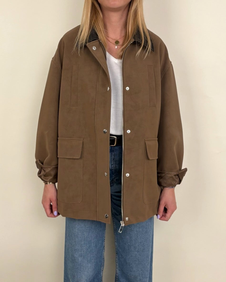 Veste en suédine avec col contrasté