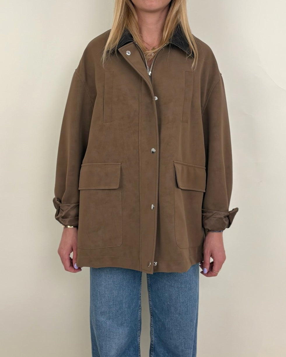 Veste en suédine avec col contrasté