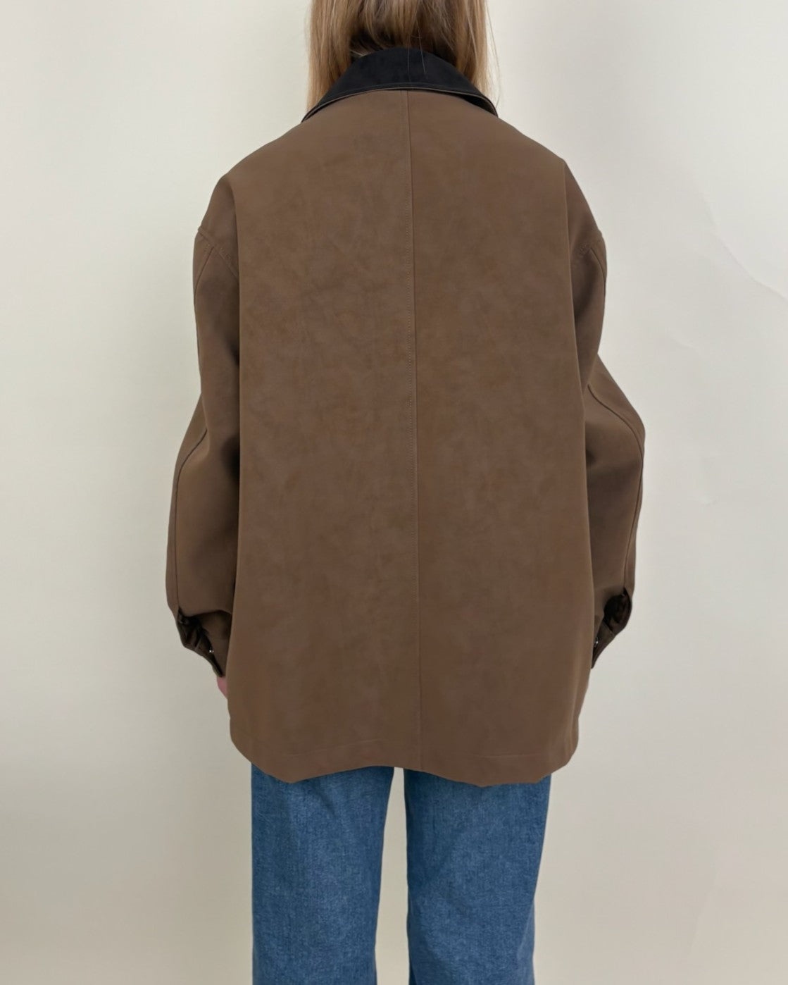 Veste en suédine avec col contrasté
